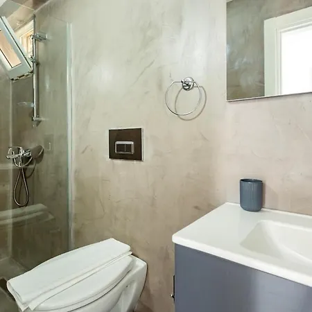 Westcoast 2-bedroom Townhouse Located Heart Of Old Town * كالكان