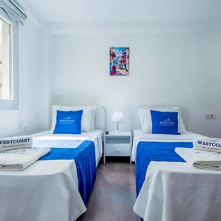Westcoast 2-bedroom Townhouse Located Heart Of Old Town كالكان