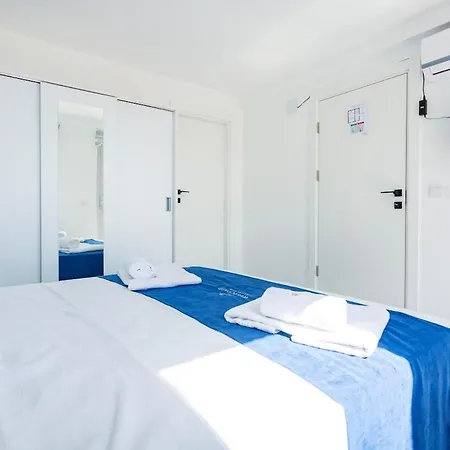 Westcoast 2-bedroom Townhouse Located Heart Of Old Town بيت للعطل